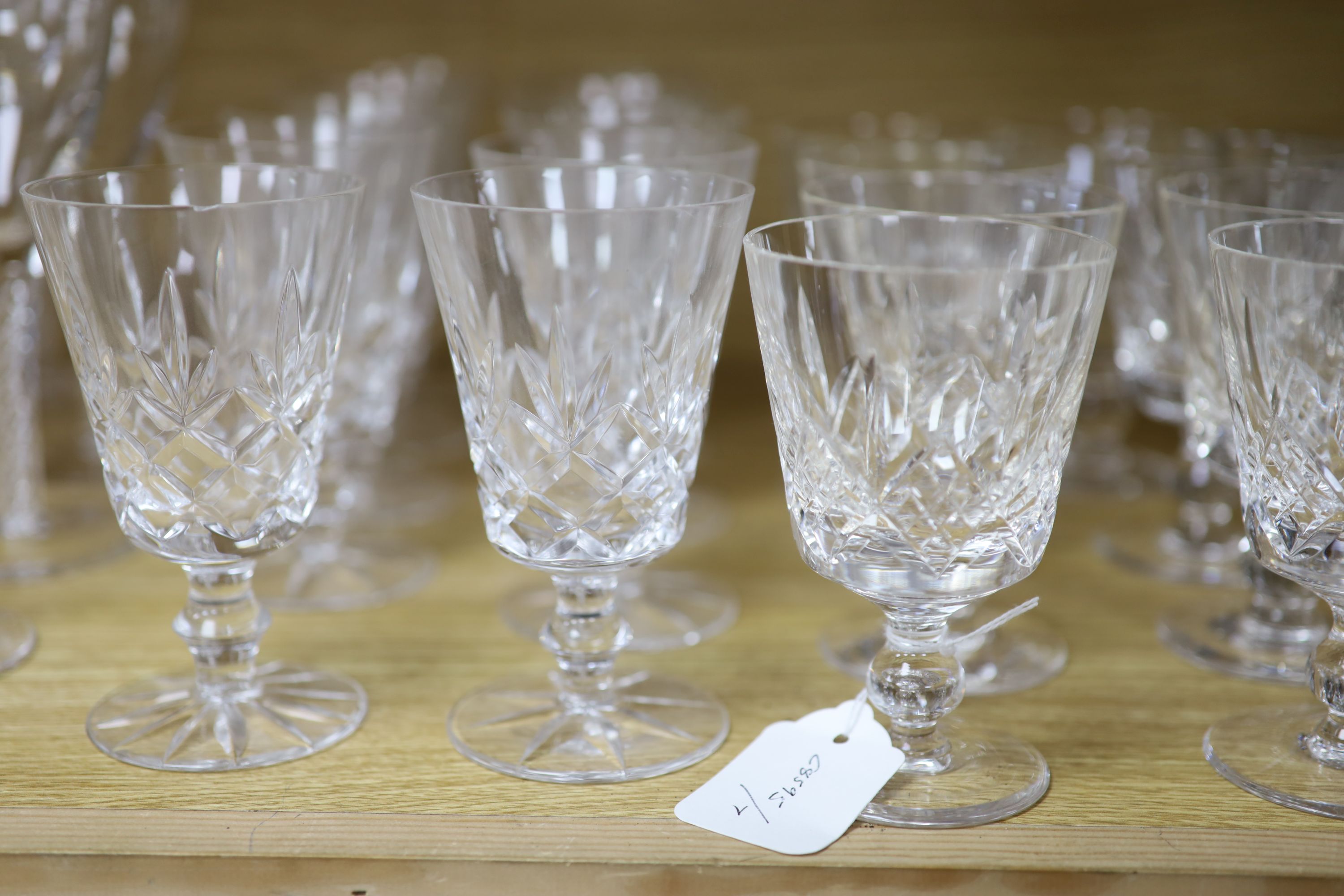 A quantity of mixed glassware